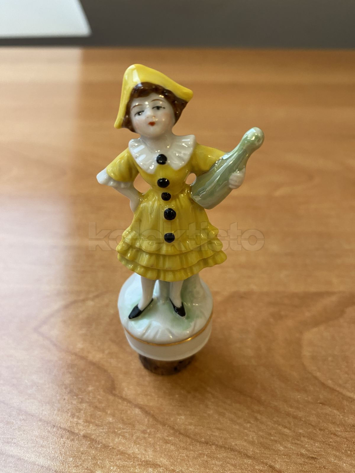 Porcelánová zátka na láhev