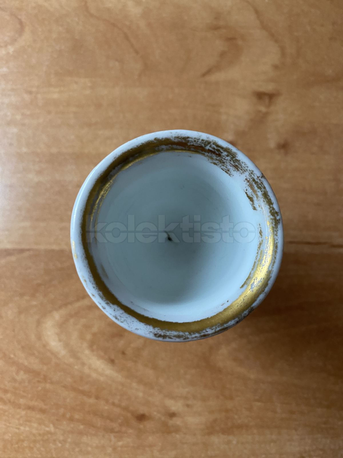 Porcelánový kalíšek na vejce