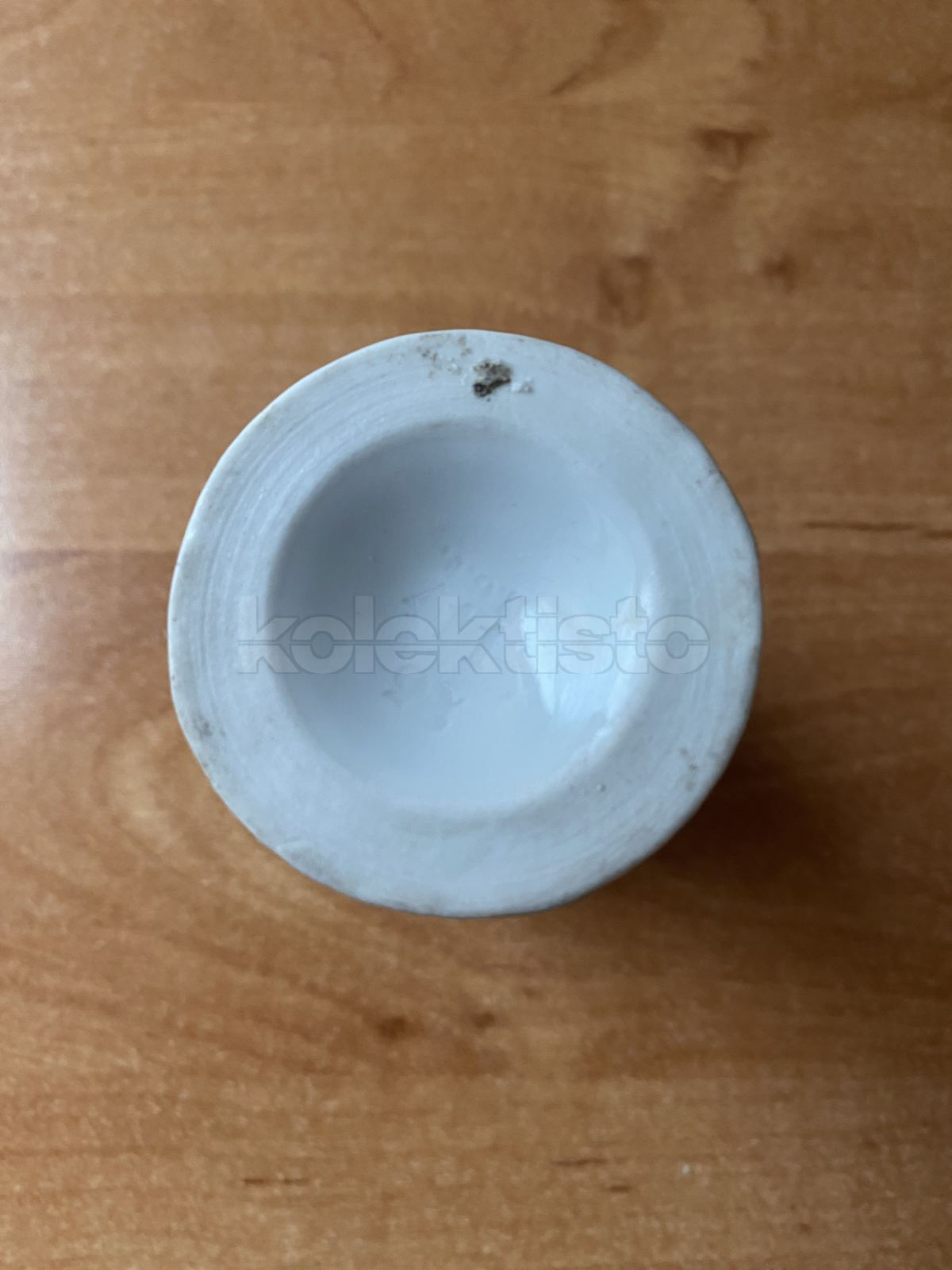 Porcelánový kalíšek na vejce