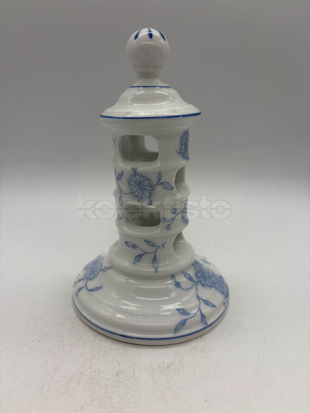 Porcelánový stojánek na zubní kartáčky