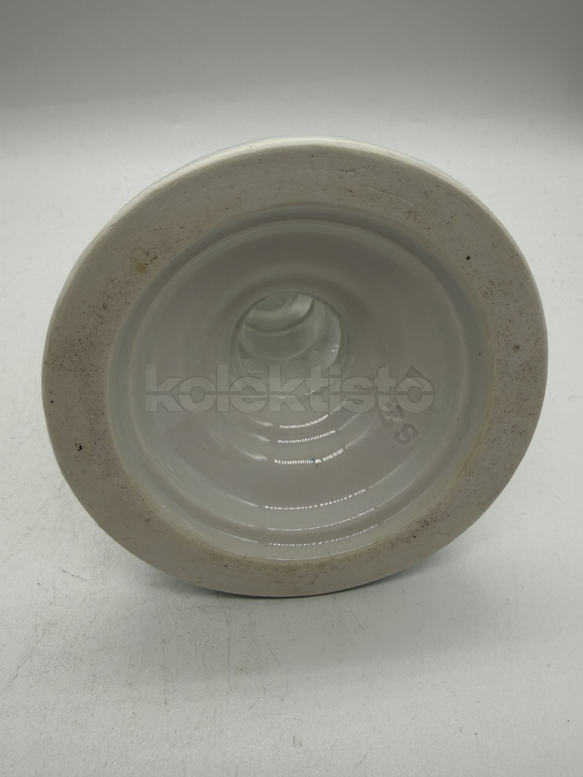 Porcelánový stojánek na zubní kartáčky