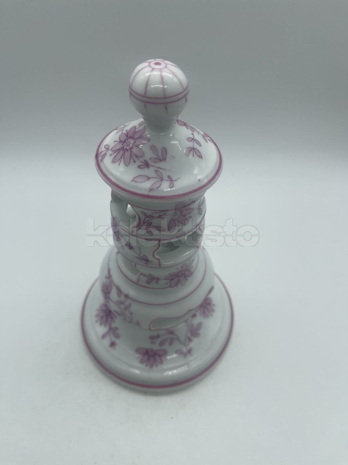 Porcelánový stojánek na zubní kartáčky