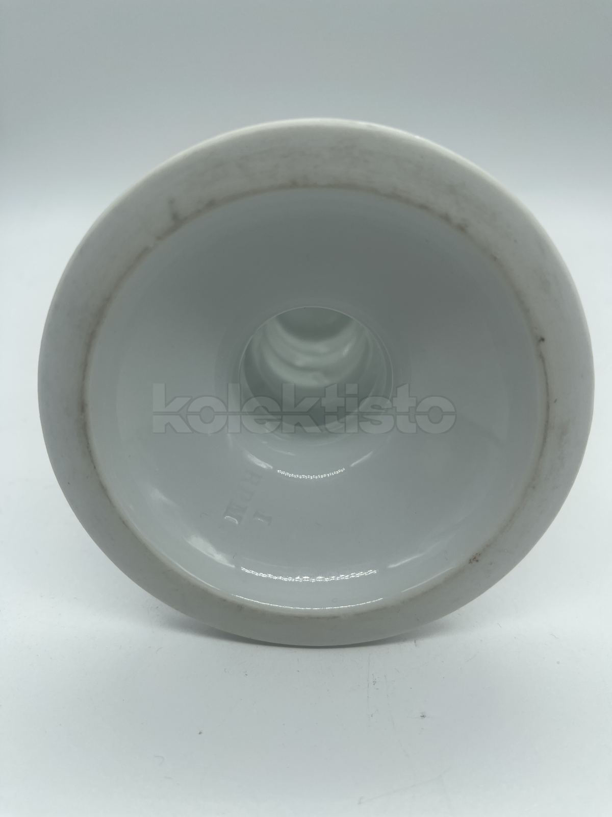 Porcelánový stojánek na zubní kartáčky