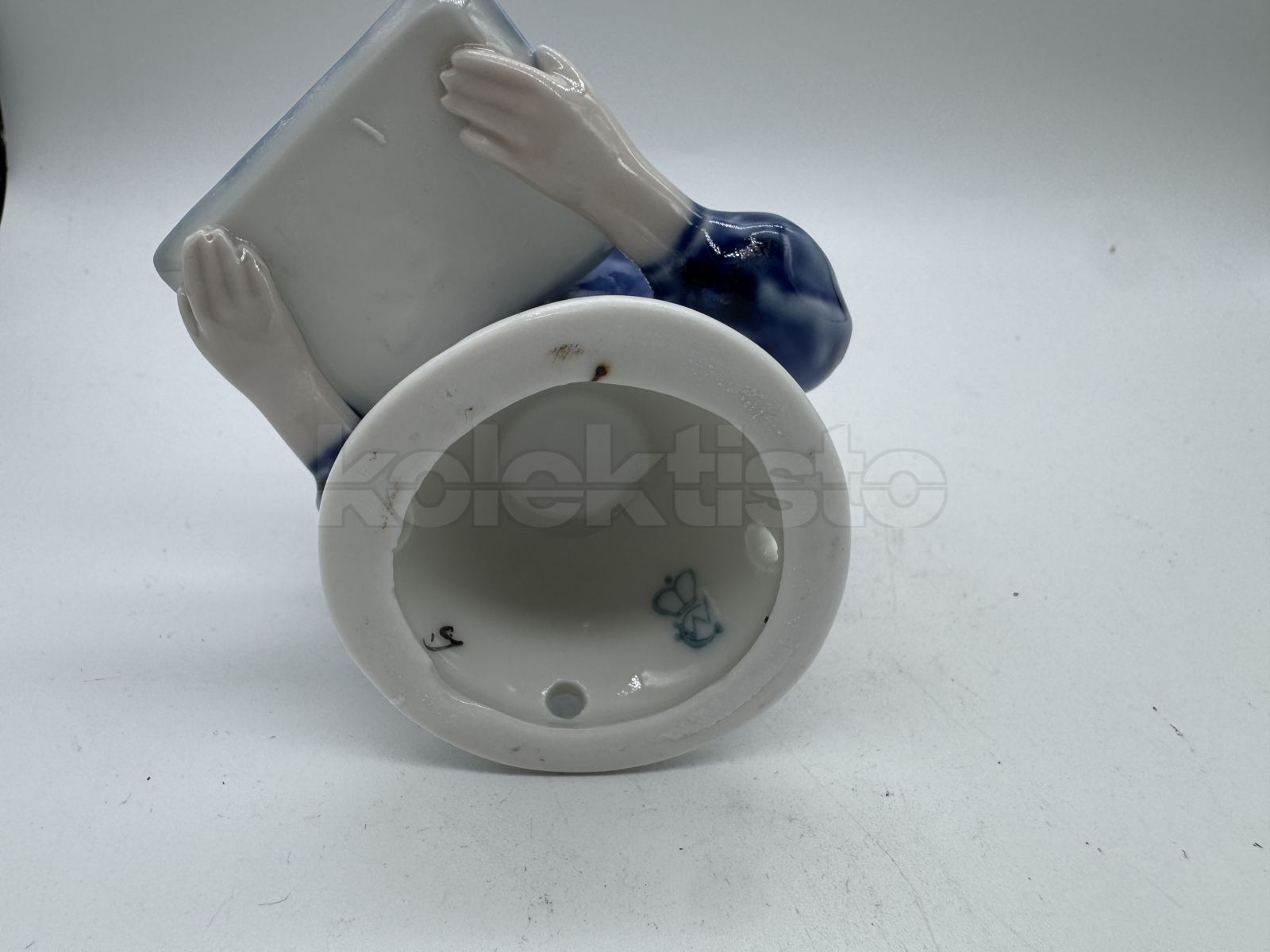 Porcelánová čajová panenka
