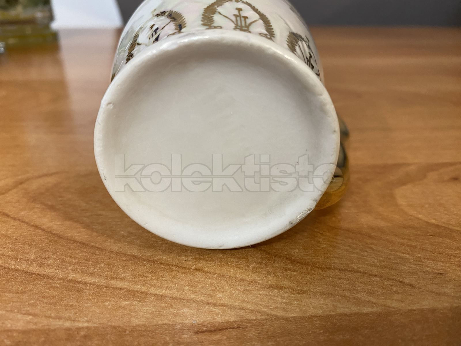 Porcelánový lázeňský pohárek