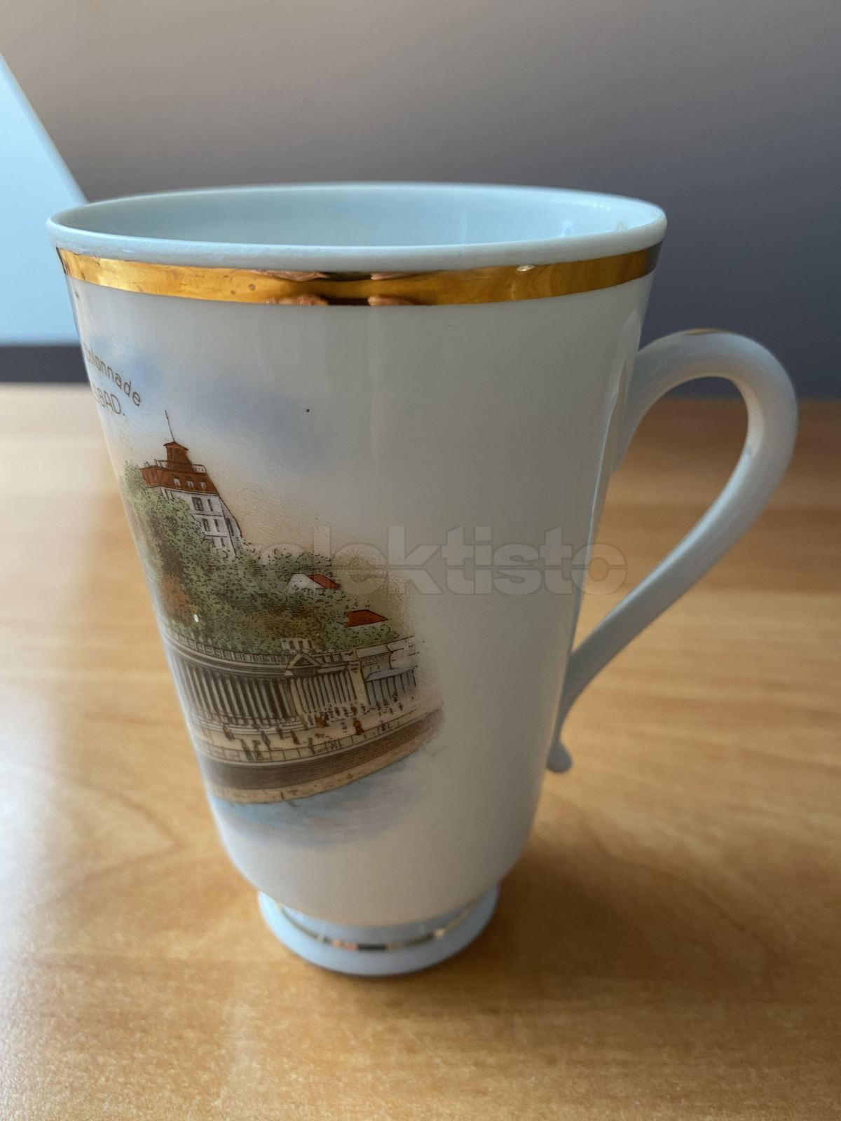 Porcelánový lázeňský pohárek
