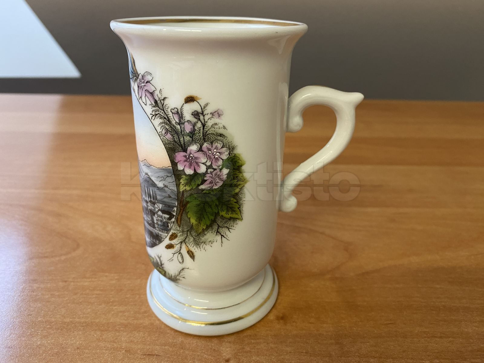 Porcelánový lázeňský pohárek