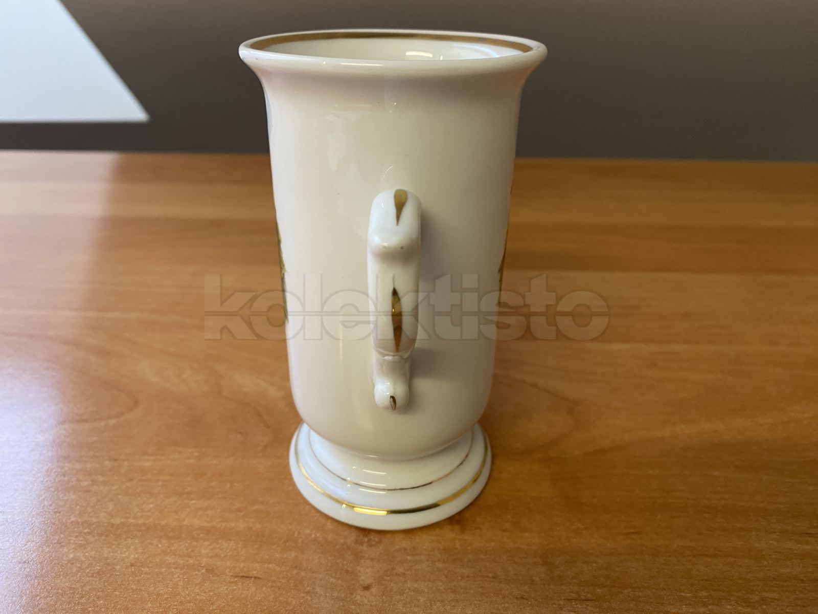 Porcelánový lázeňský pohárek
