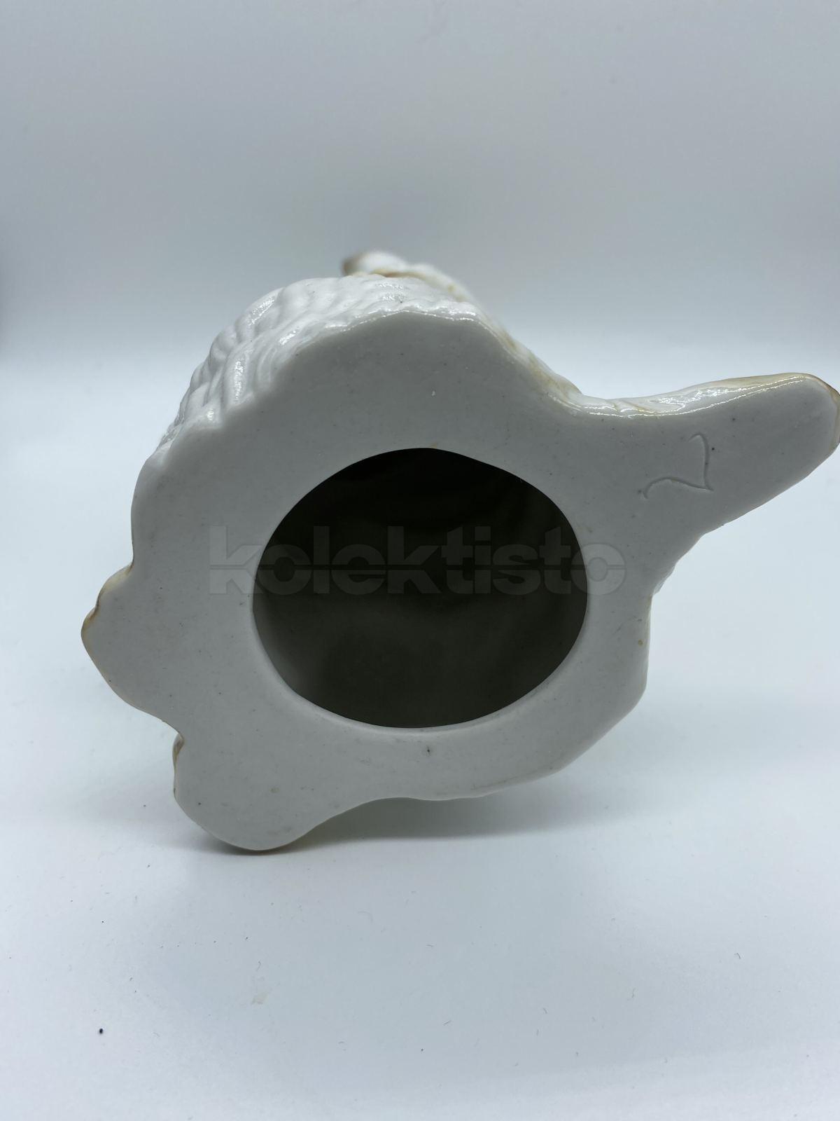 Porcelánová figura psa - stínítko lampičky