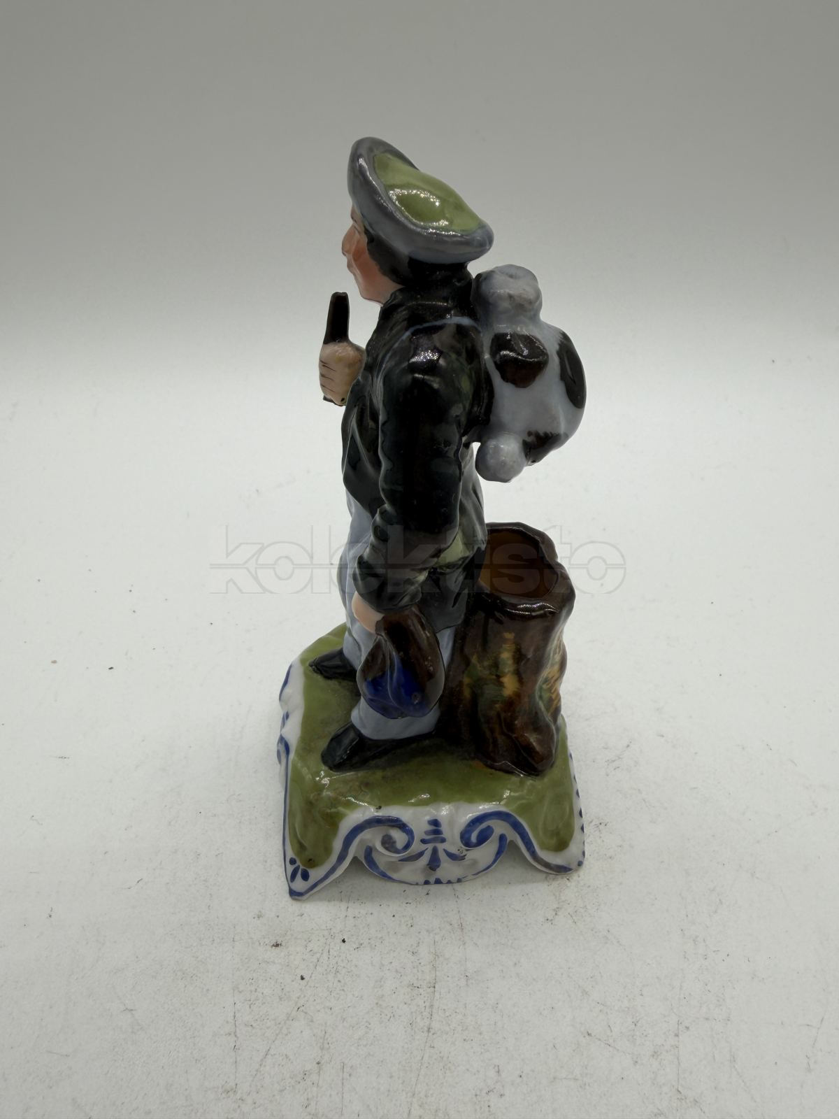 Porcelánová soška Tulák