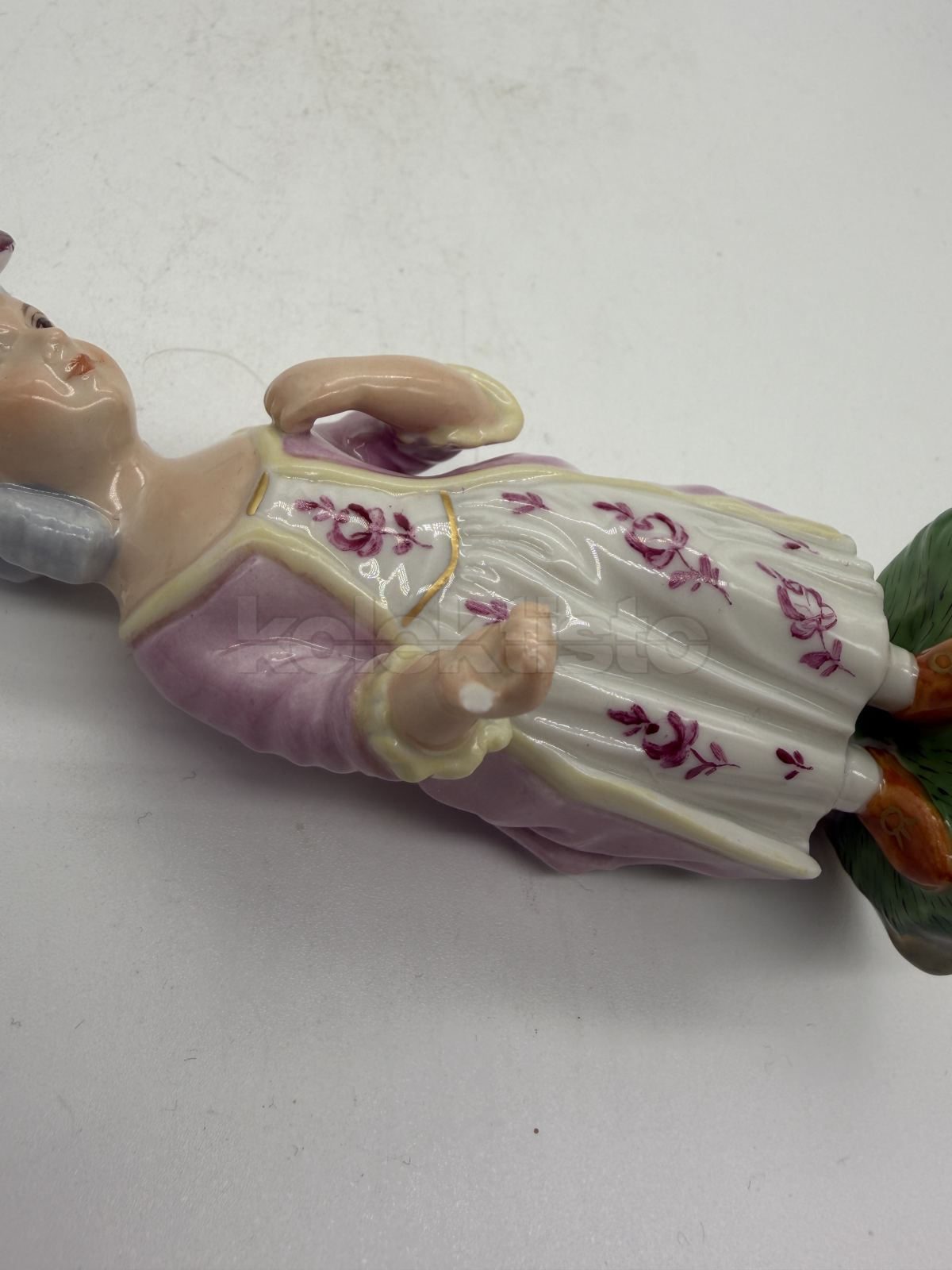 Porcelánová soška děvčátka zn. HÖSCHTS NĚMECKO