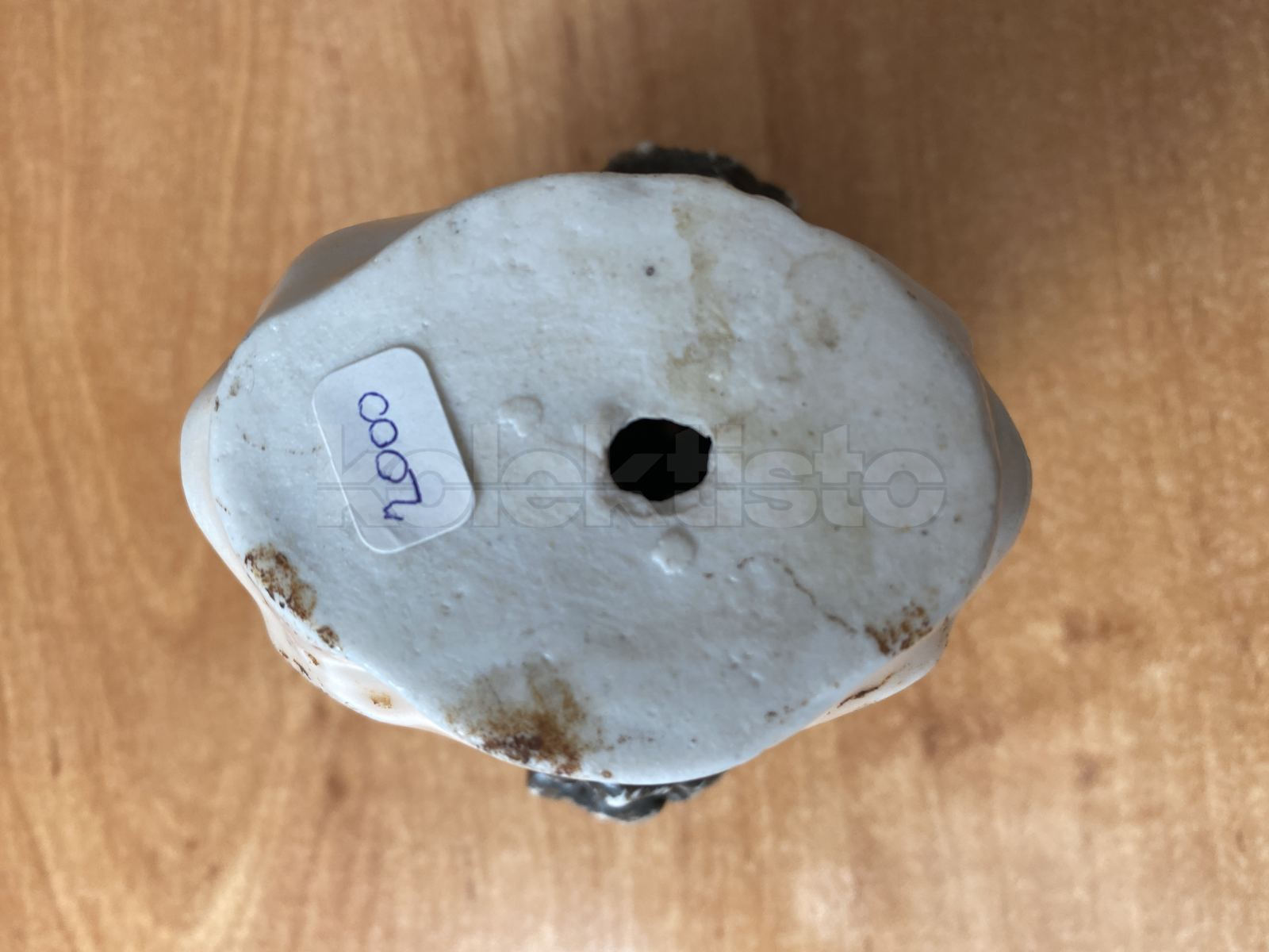 Porcelánová soška, stojánek na vlasové jehlice