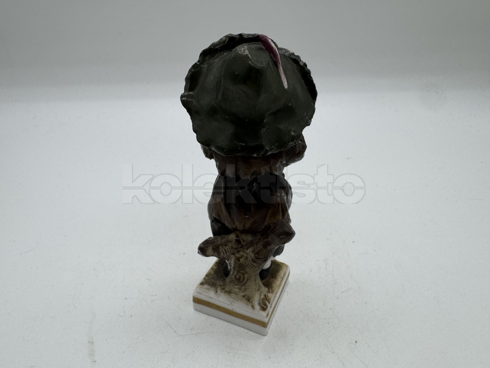 Porcelánová figurka chlapce č.2