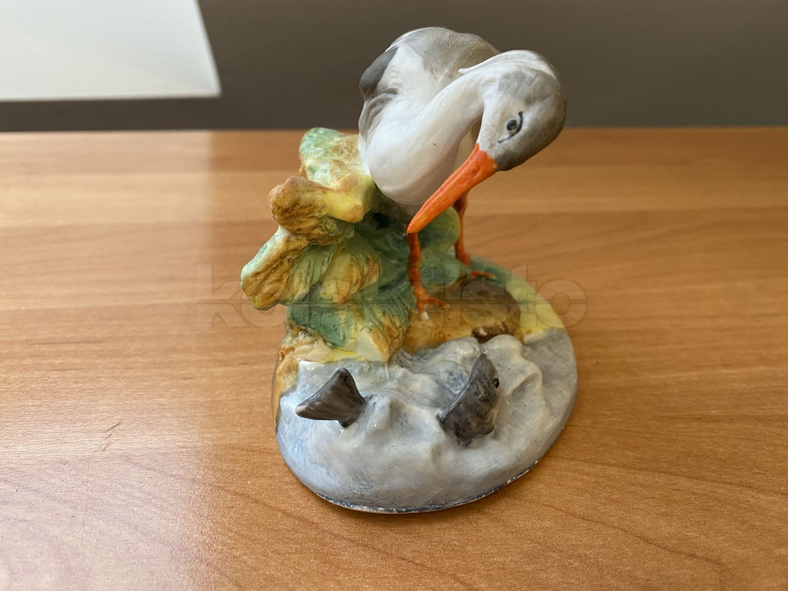 Porcelánová soška volavka a ryba, biskvit