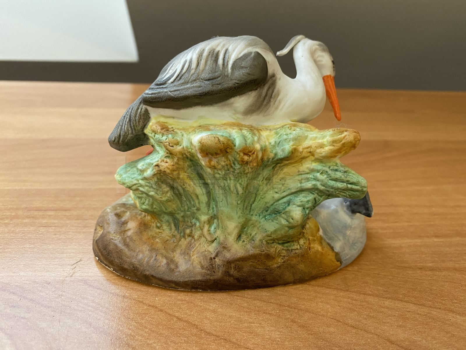 Porcelánová soška volavka a ryba, biskvit