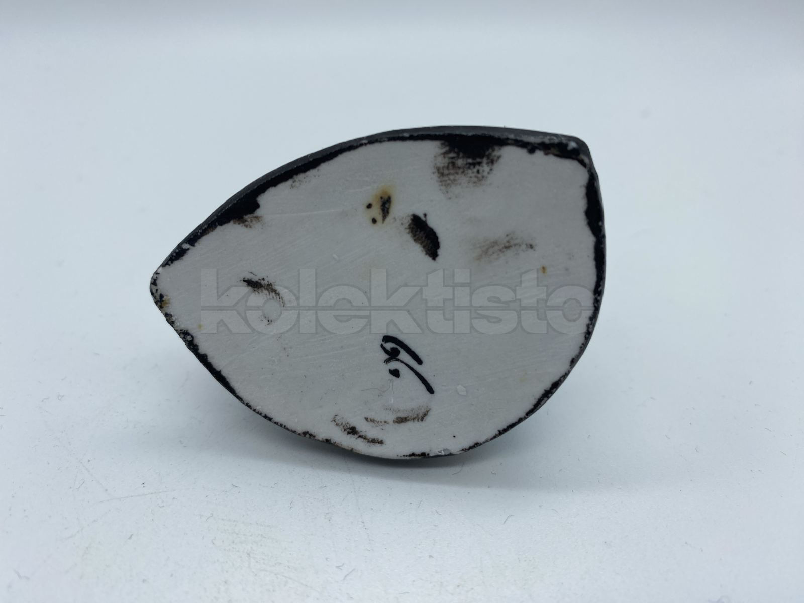 Porcelánová erotická soška, stojánek na cigára