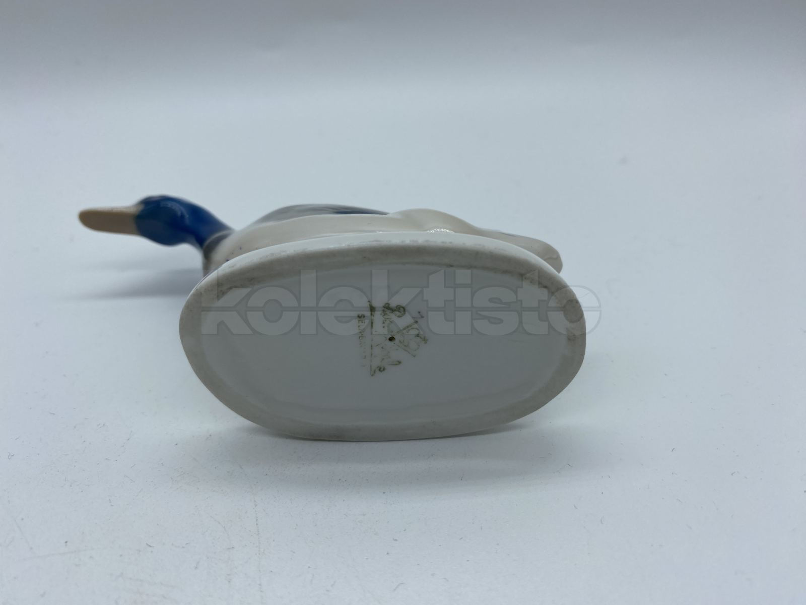 Porcelánová soška kachna