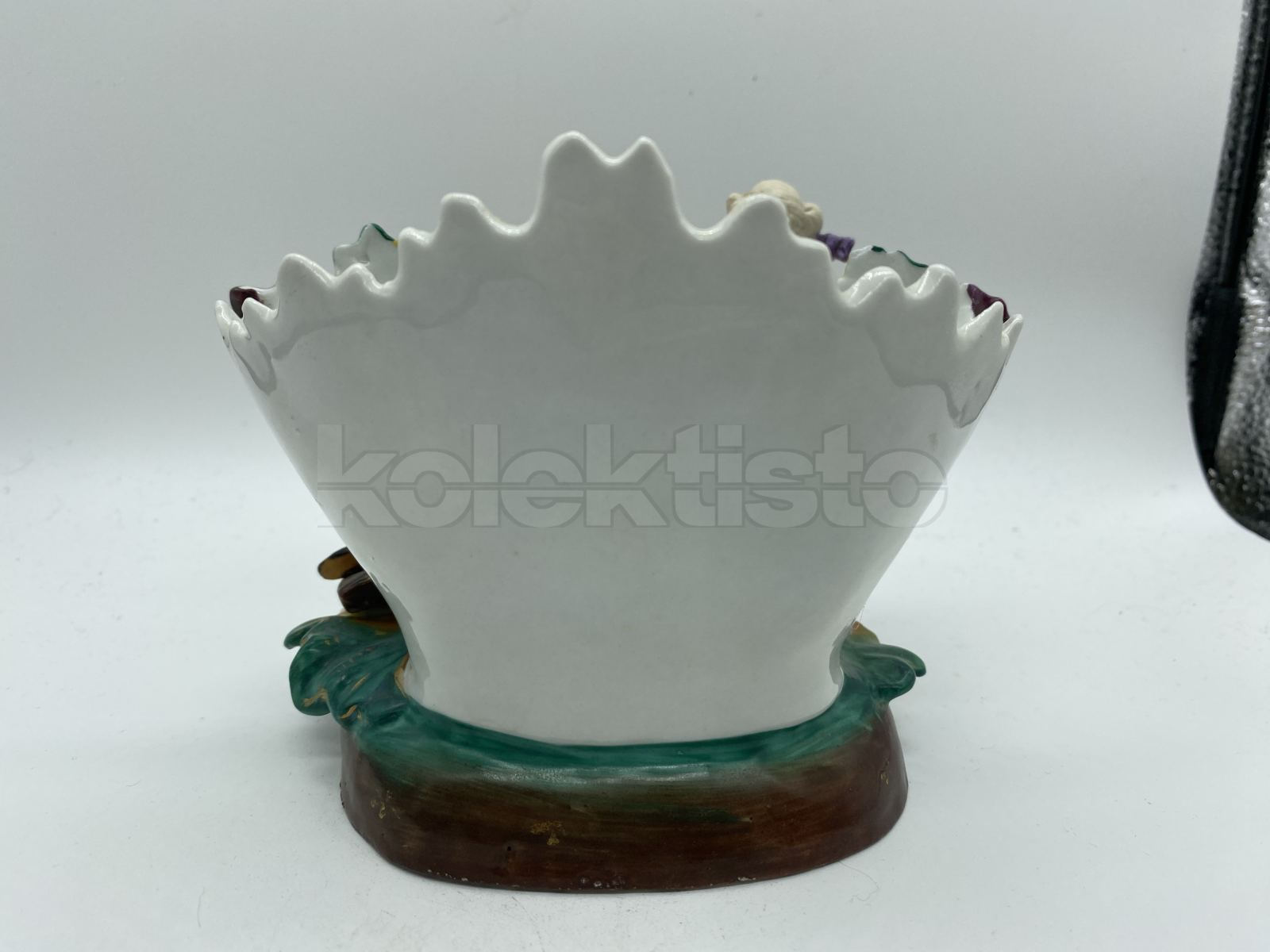 Porcelánová soška zamilovaného páru