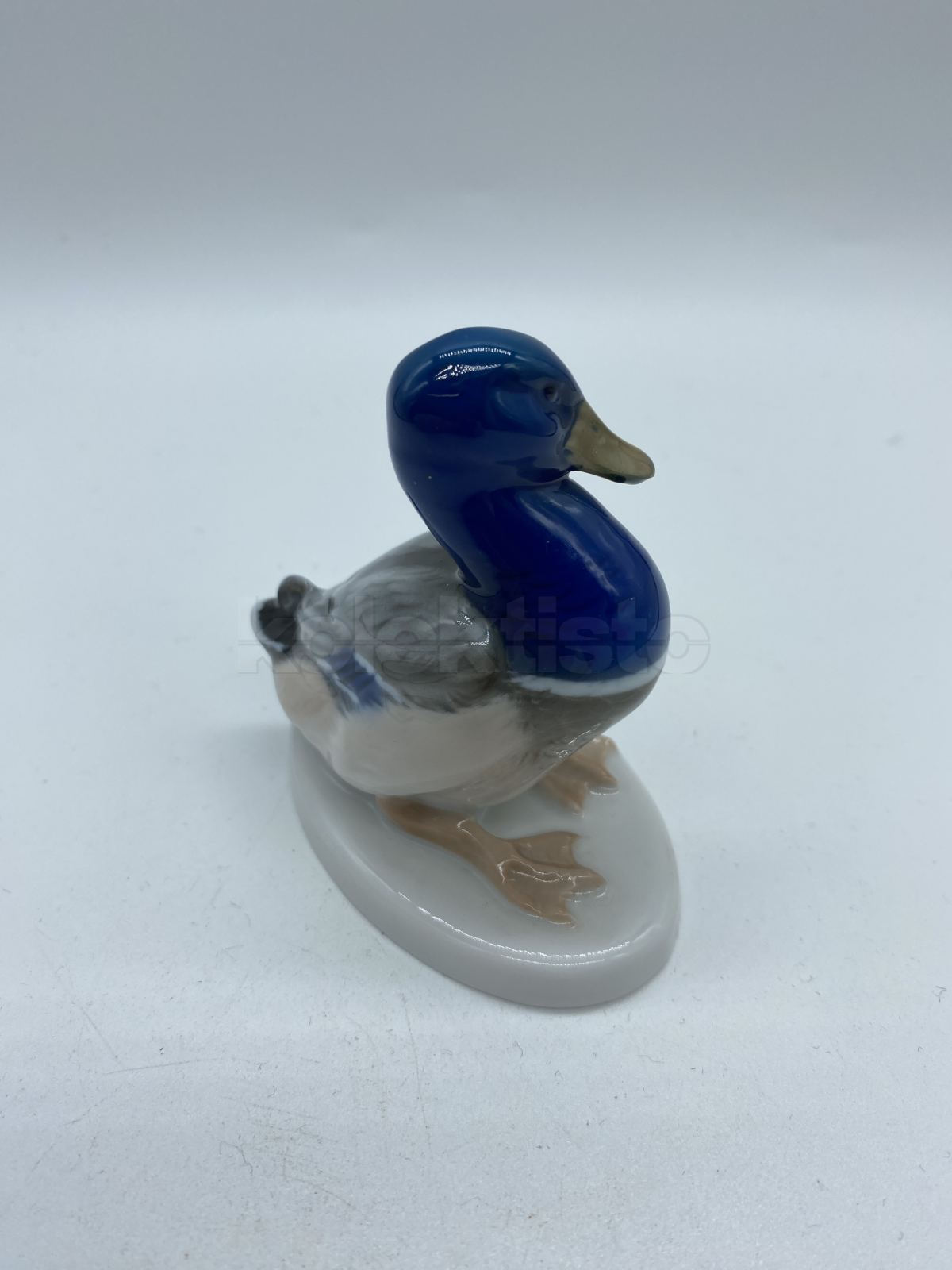 Porcelánová soška kachna