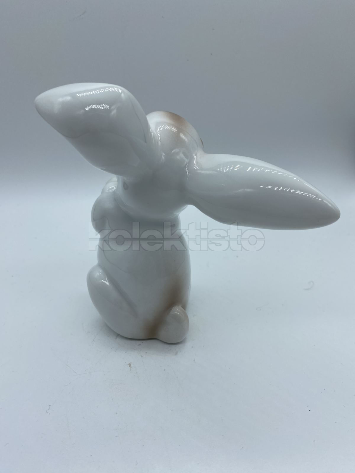 Porcelánová figurka zajíc