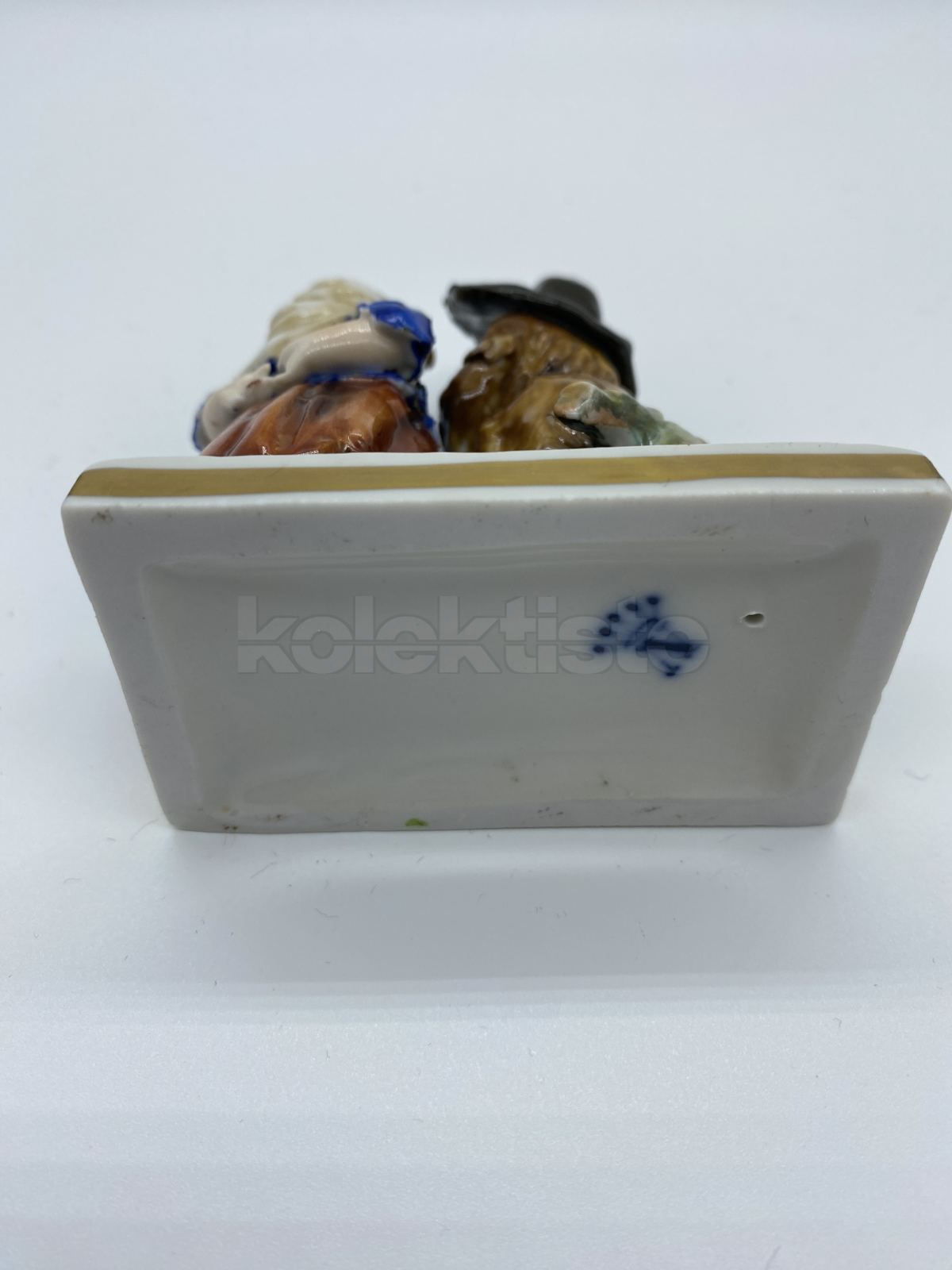 Porcelánová soška dětí
