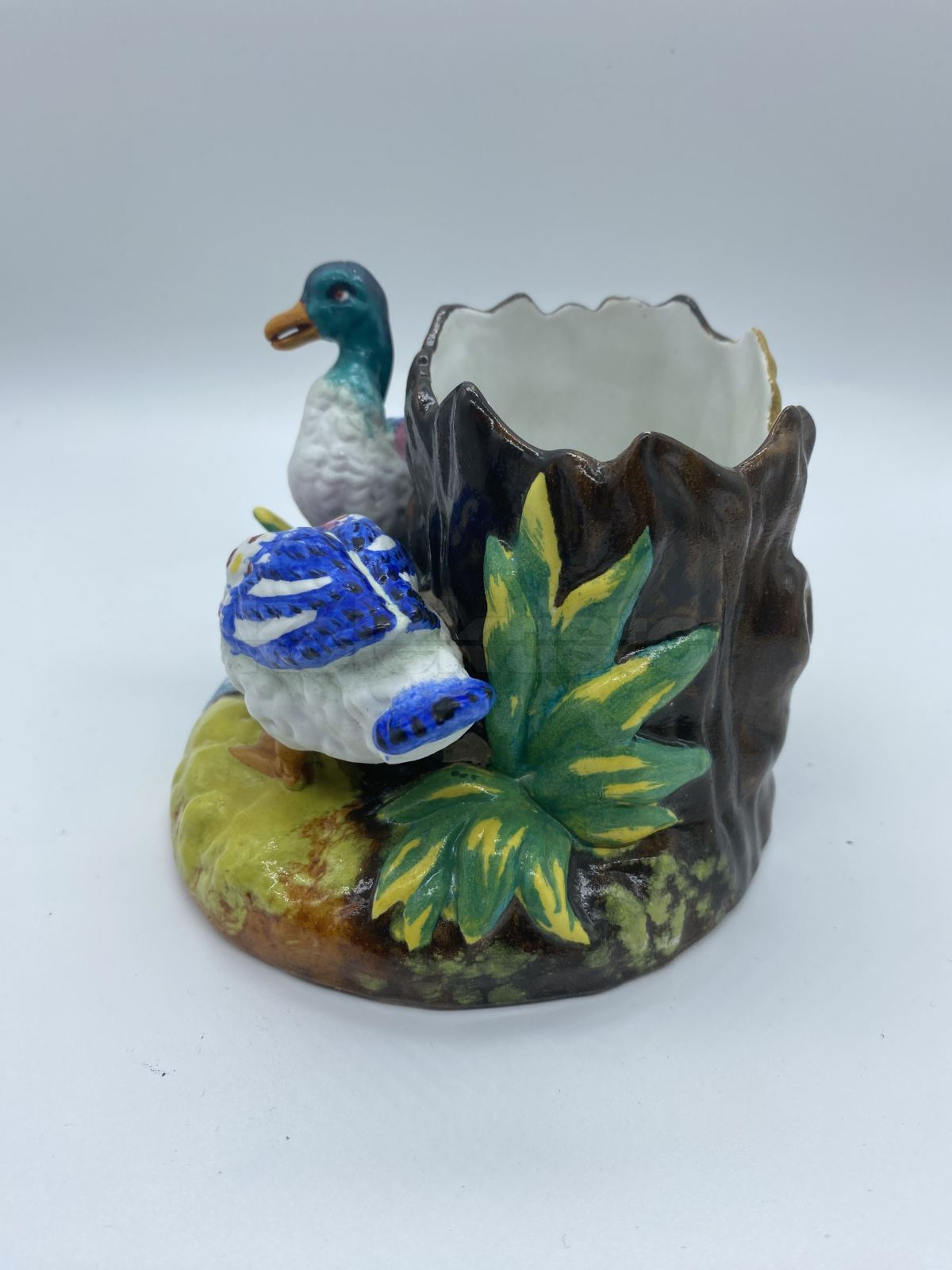 Porcelánový stojánek na doutníky