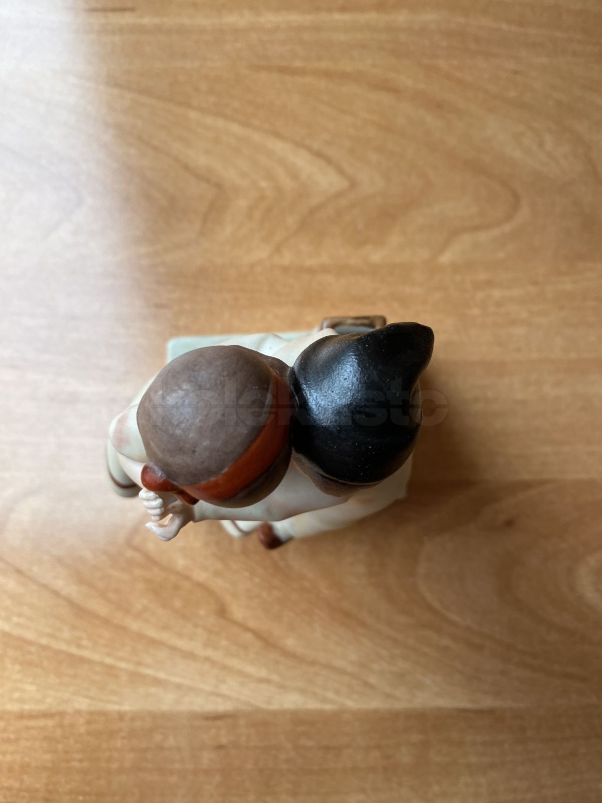Porcelánová soška tančícího páru dětí