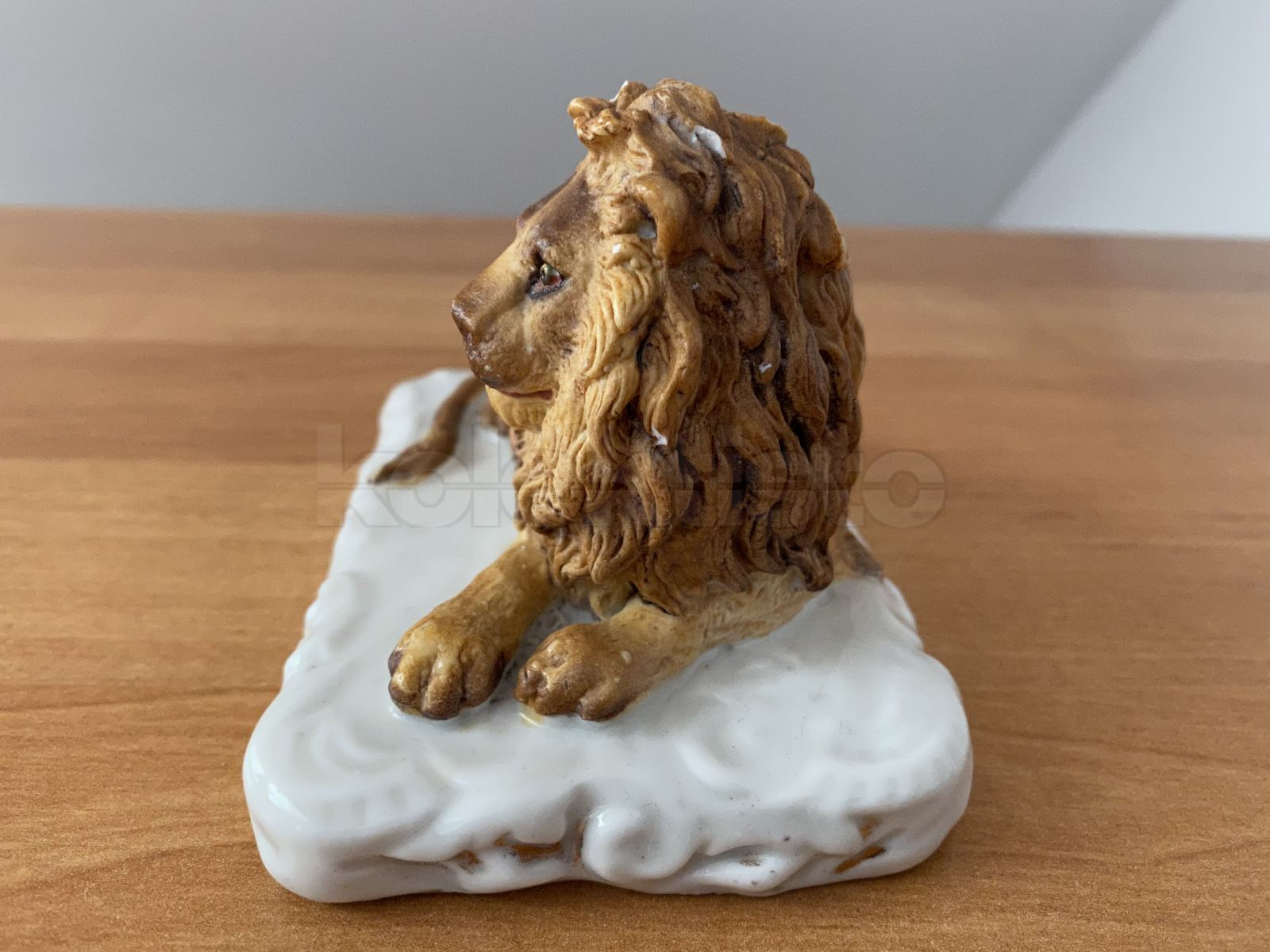 Porcelánová soška lev, biskvit