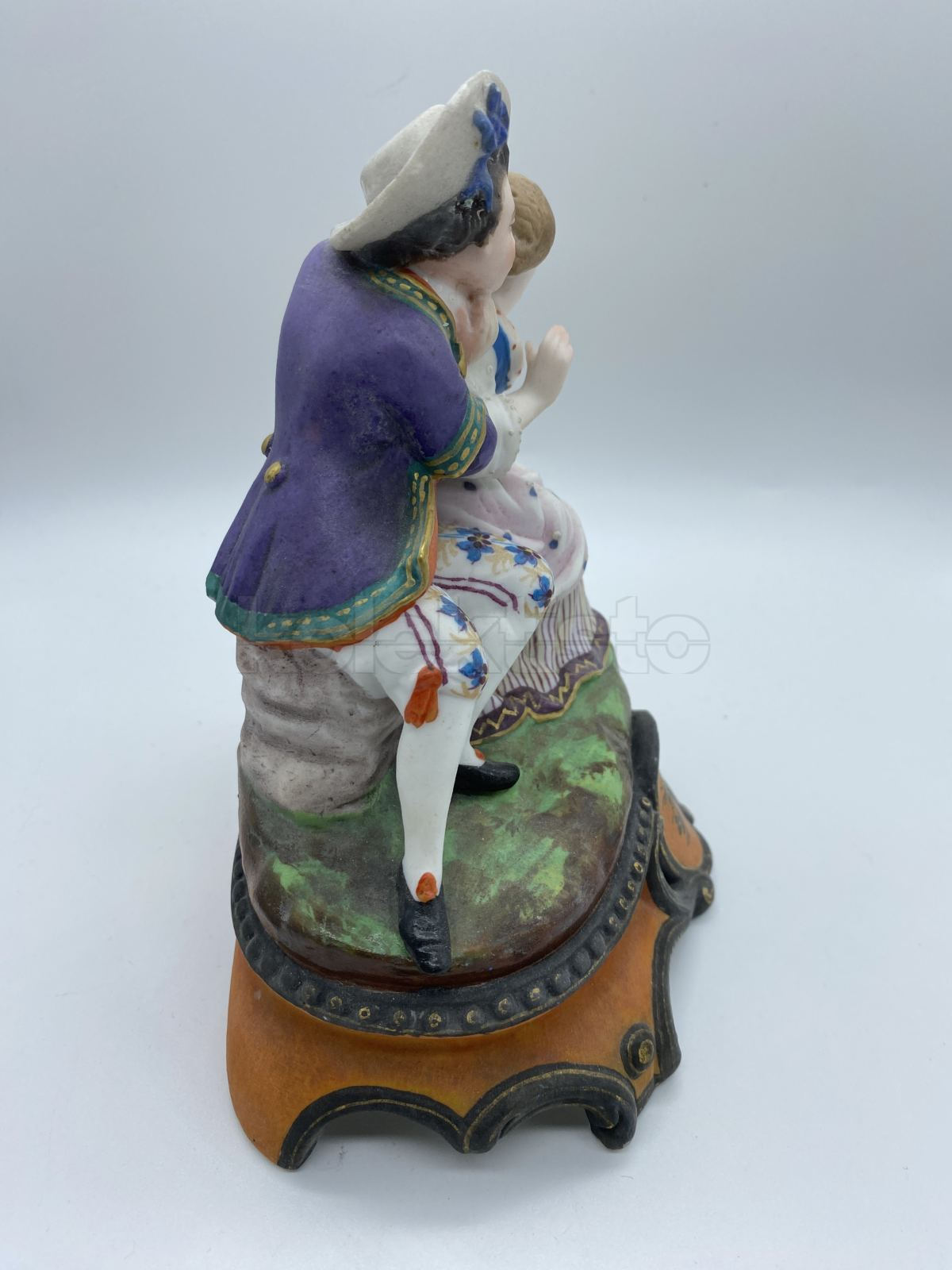 Porcelánová soška pár