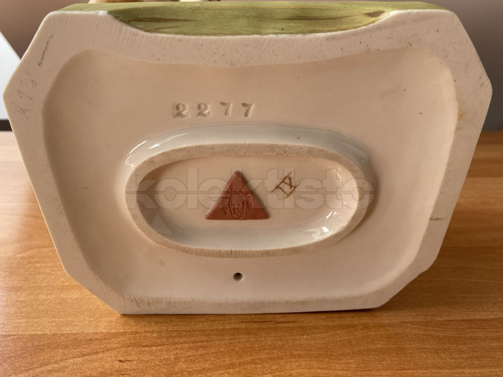 Porcelánová soška Holanďan se slepicemi