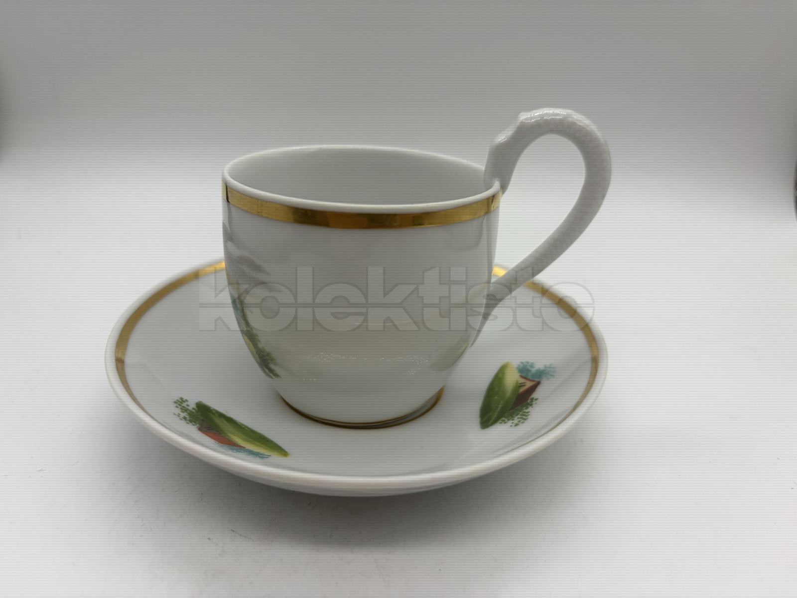 Porcelánový šálek s podšálkem