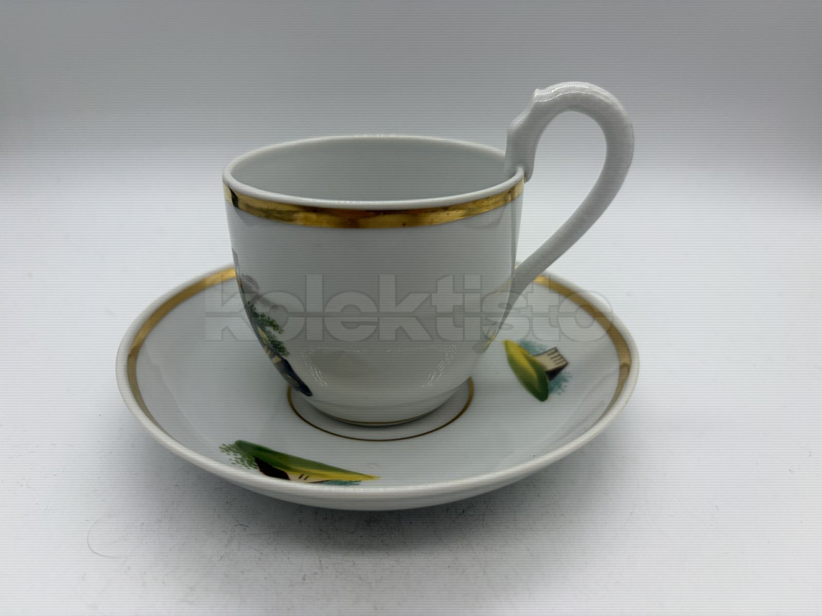 Porcelánový šálek s podšálkem