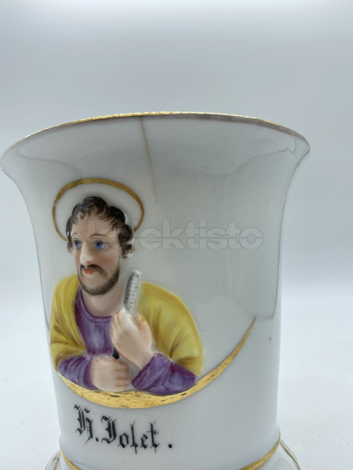 Porcelánový šálek