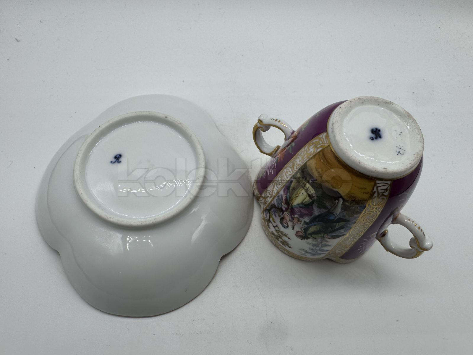 Porcelánový šálek s podšálkem