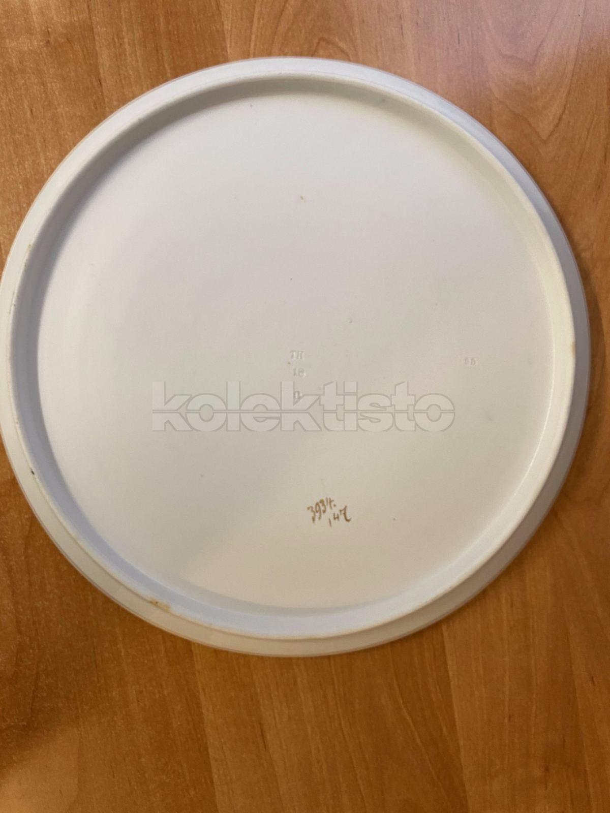 Porcelánový tác