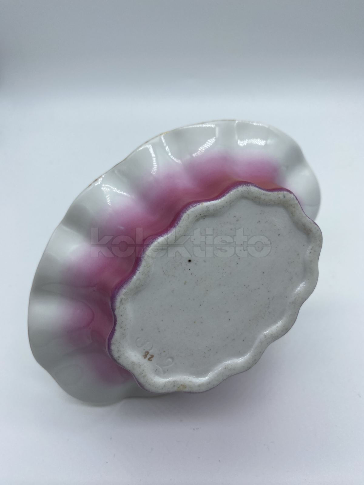 Porcelánový košíček