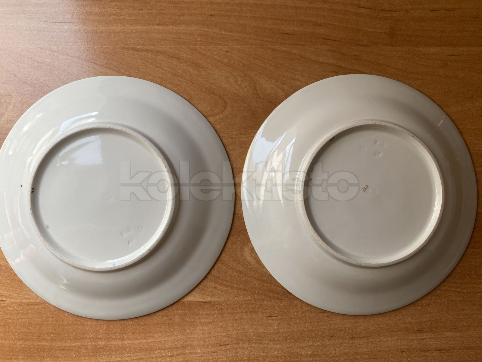 Porcelánový dezertní talířek
