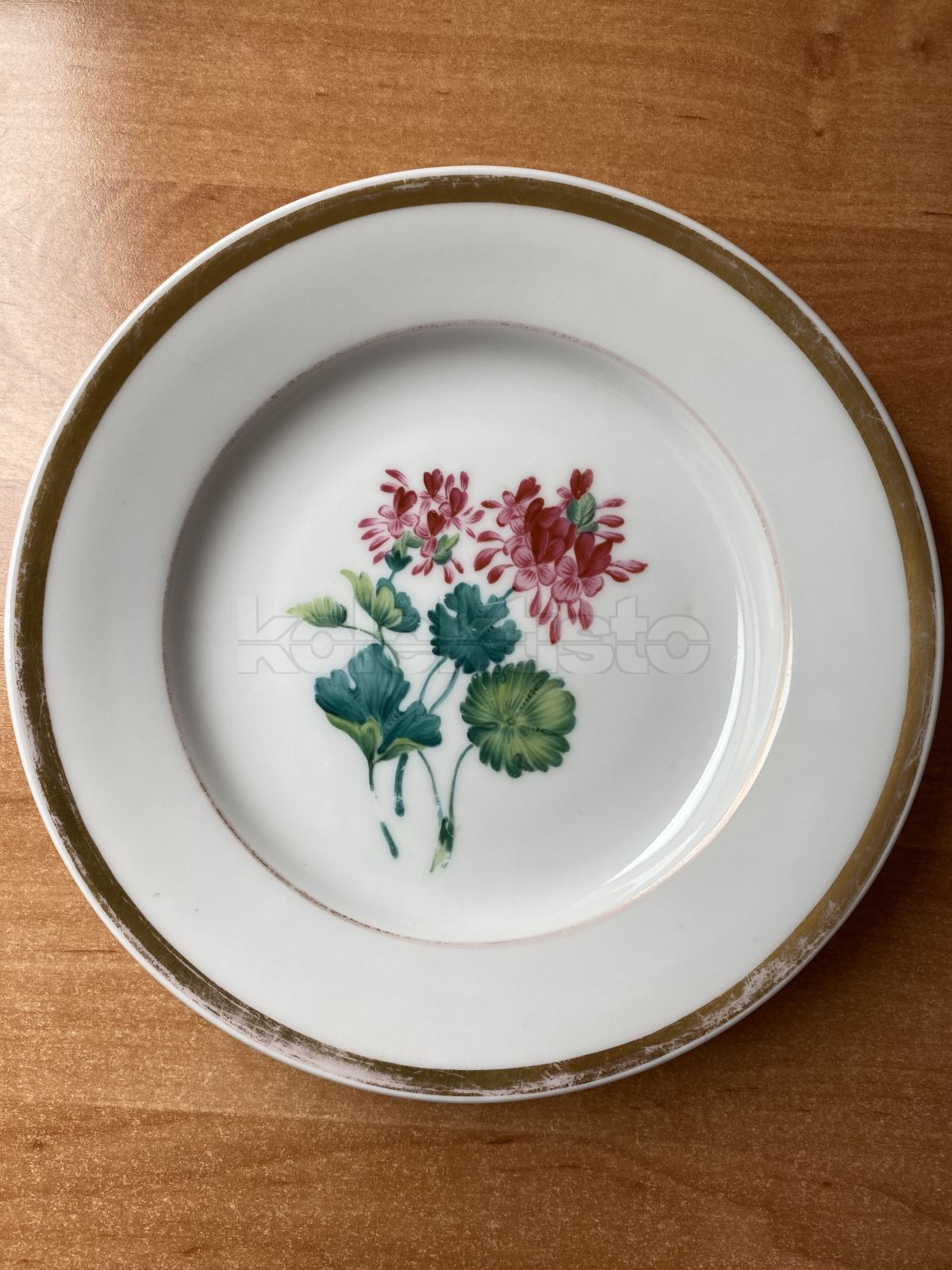 Porcelánový dezertní talířek s malbou květin, 3 druhy, cena za 1 ks