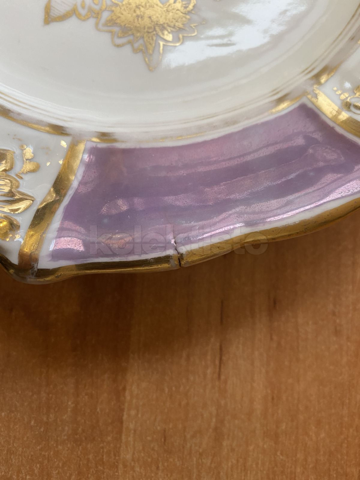 Porcelánový talíř