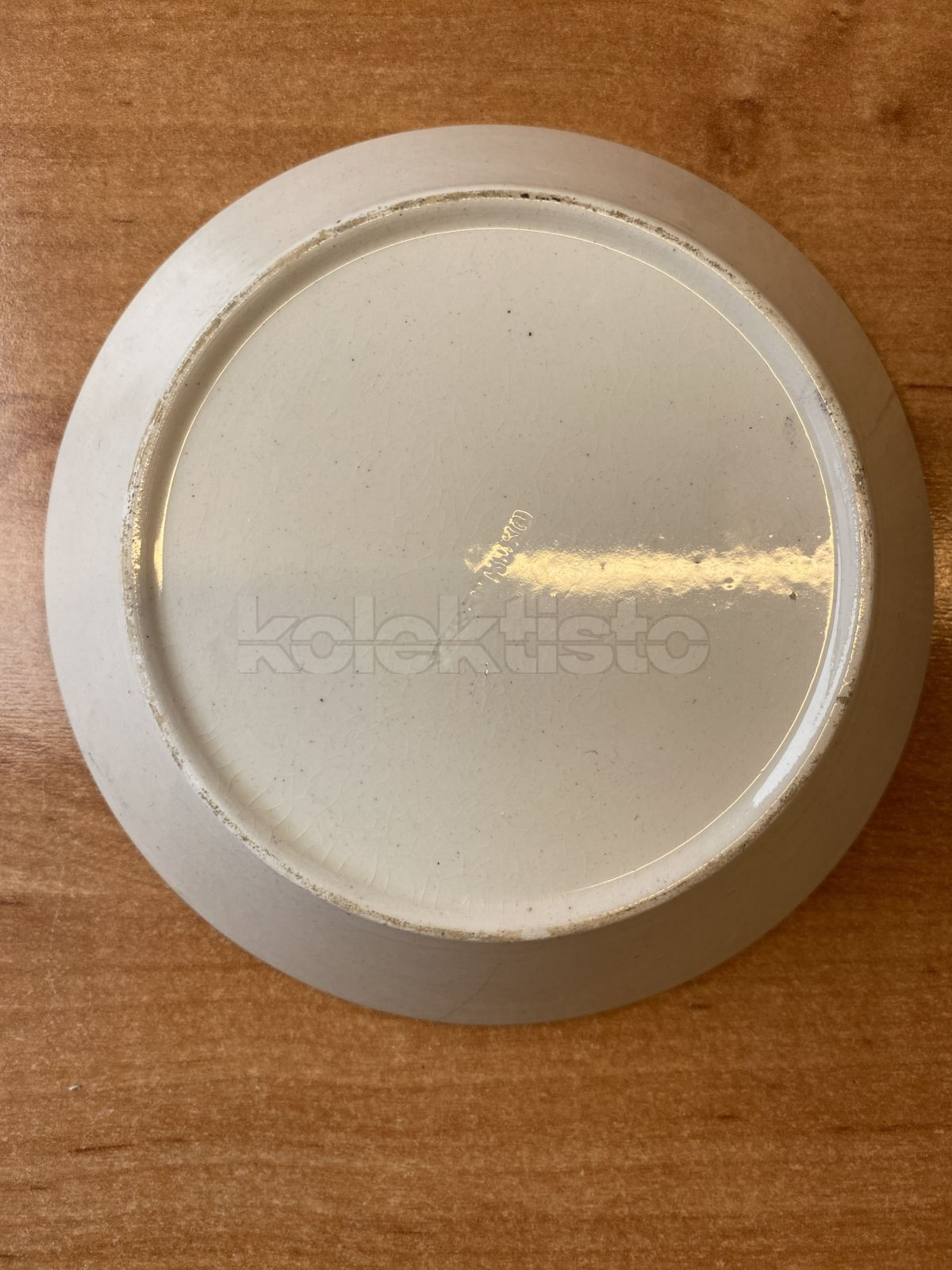 Porcelánový talířek z měkkého porcelánu
