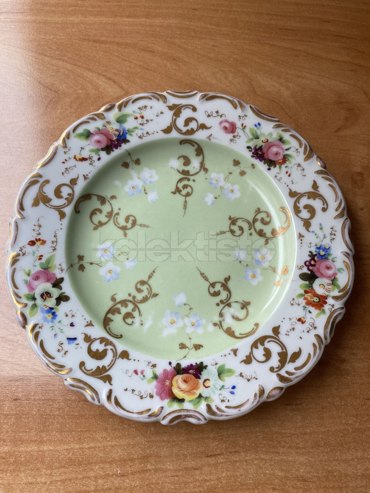Porcelánový dezertní talířek