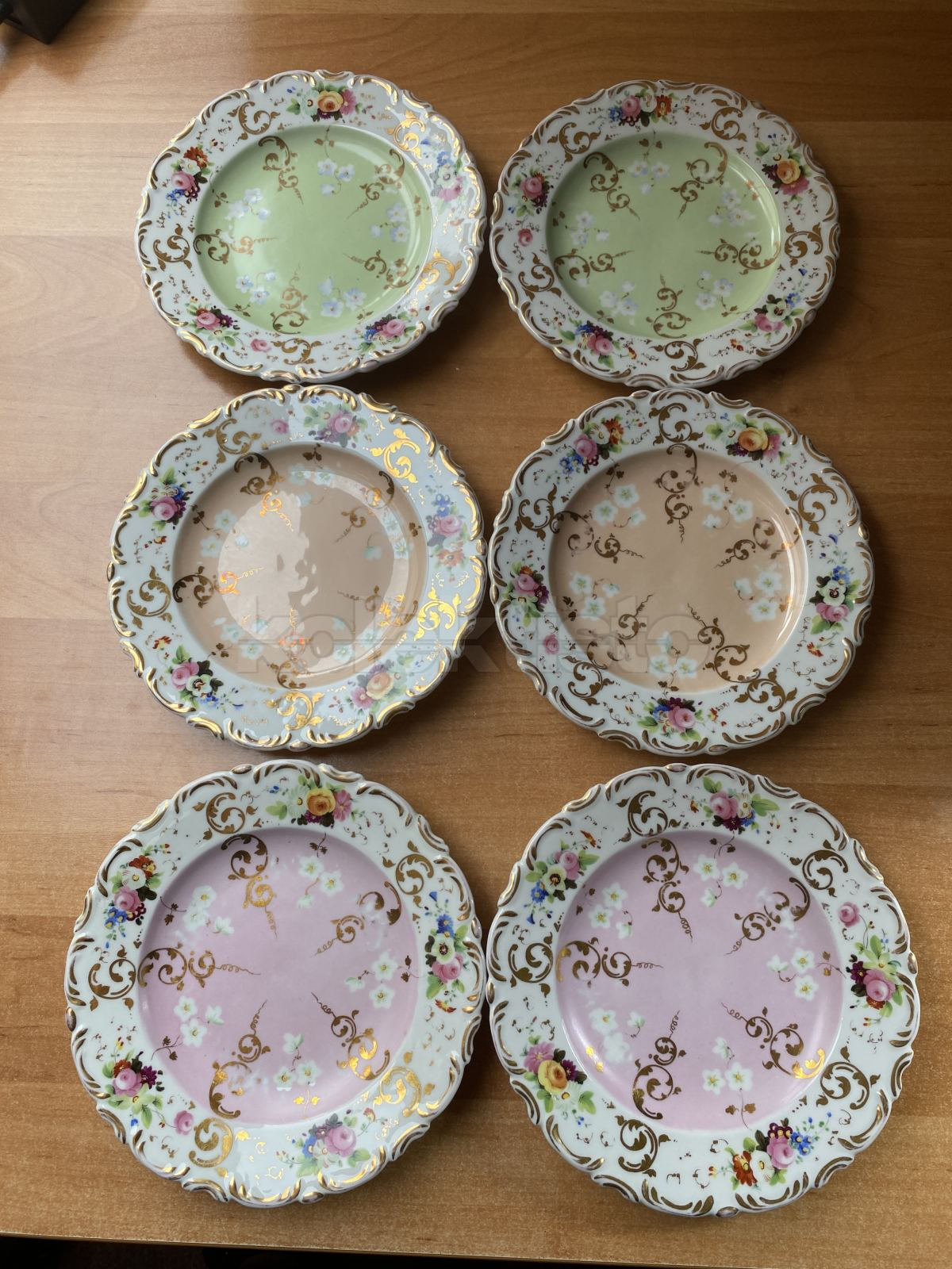 Porcelánový dezertní talířek