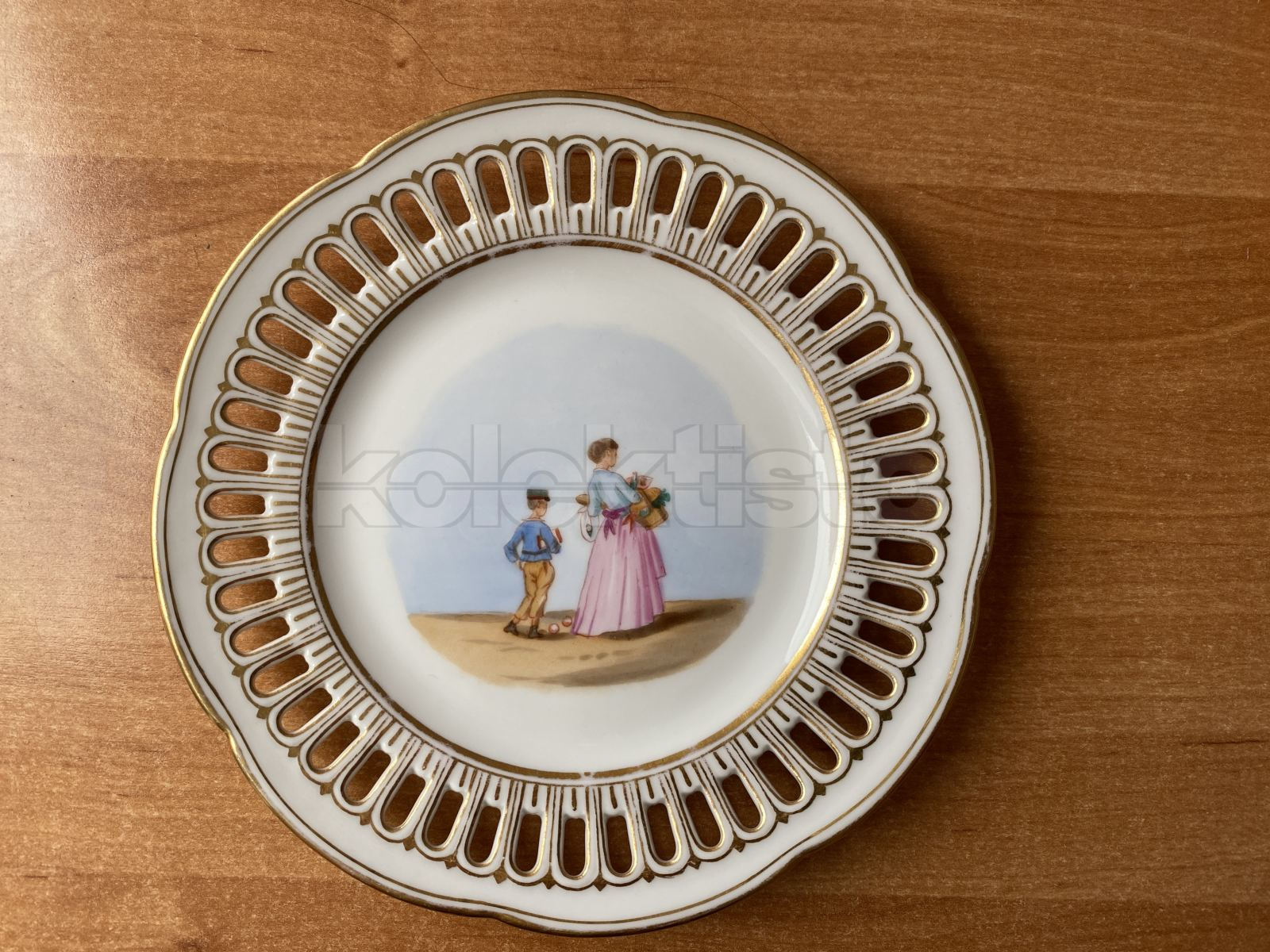 Porcelánový prořezávaný talířek s malbou PIRKENHAMMER