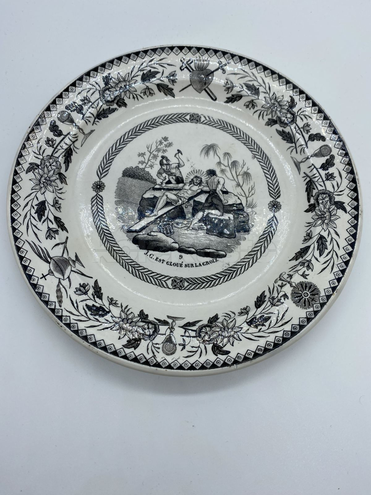 Porcelánový talířek z černotiskem