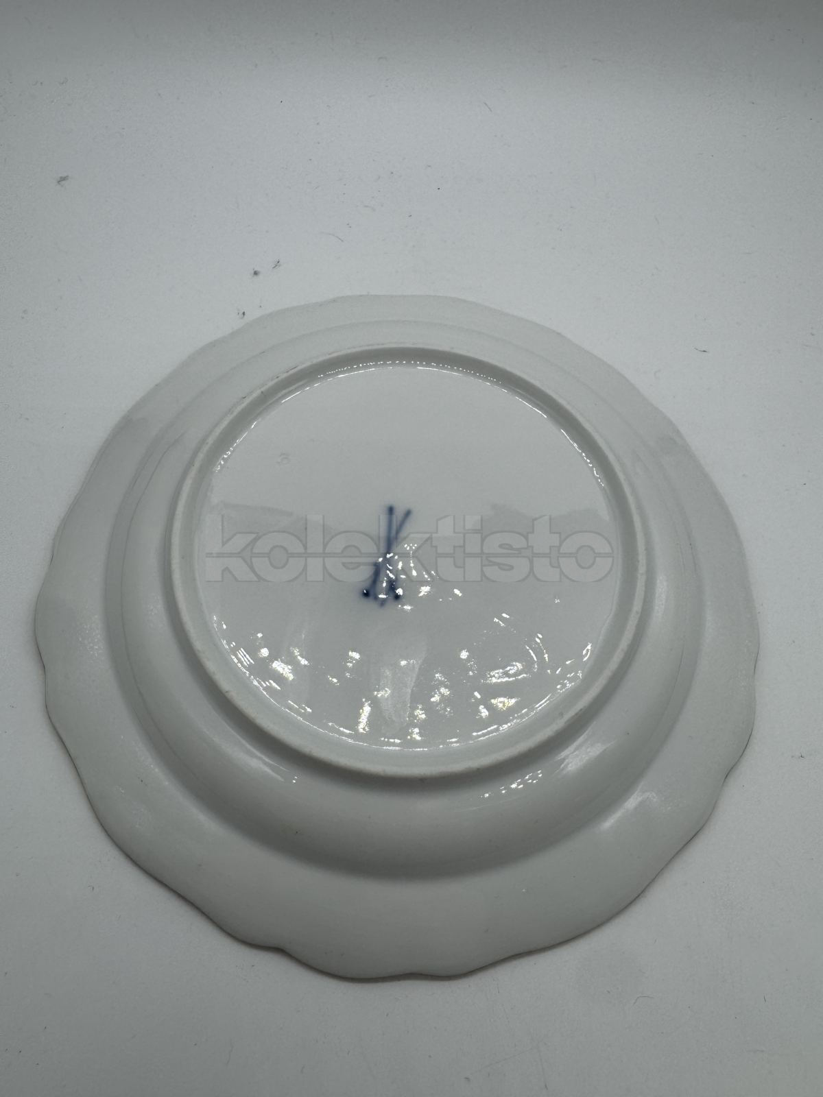 Porcelánový dezertní talířek s malbou ovoce