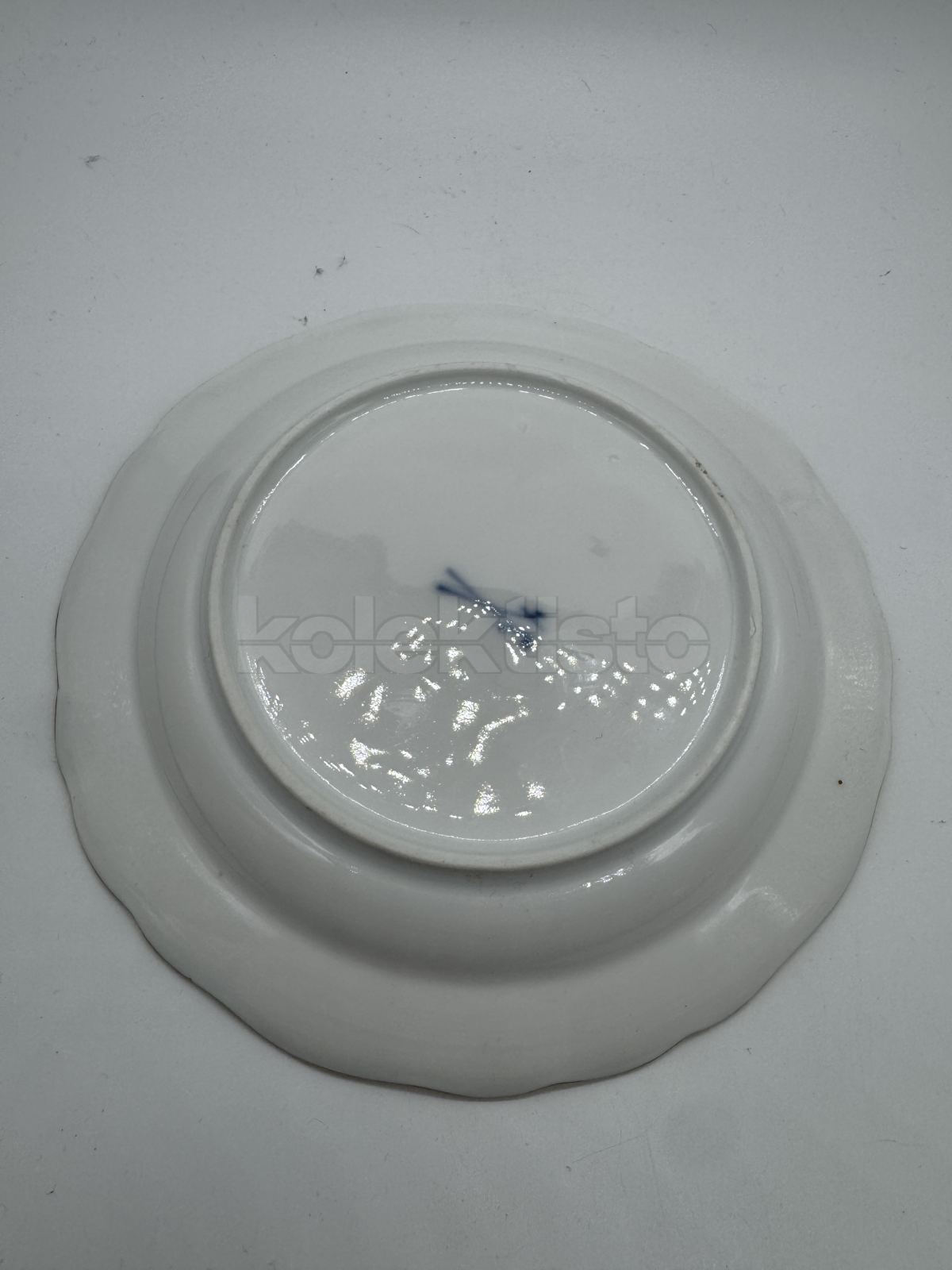 Porcelánový dezertní talířek s malbou ovoce