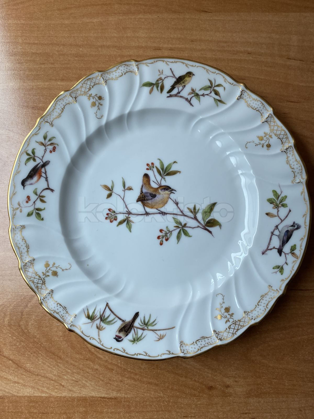 Porcelánový malovaný talíř