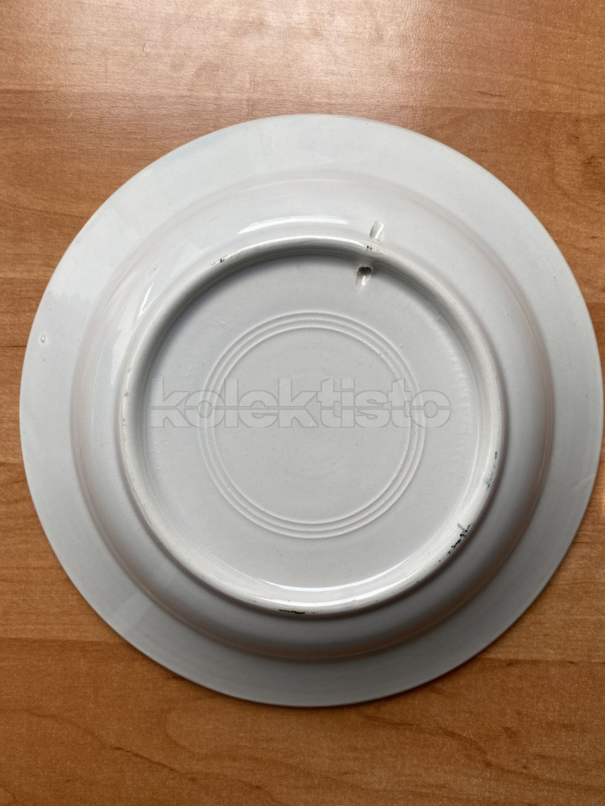 Porcelánový talíř