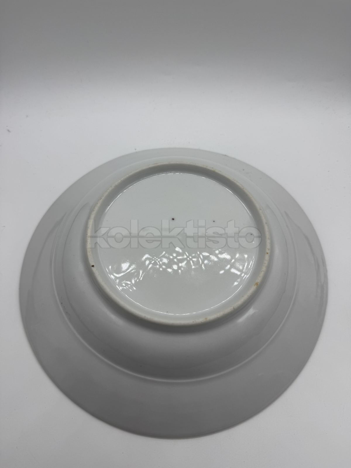 Porcelánový talíř se vzpomínkou vojáka a jeho manželky na službu ve Znojmě v letech 1895-1903, sada 2 ks