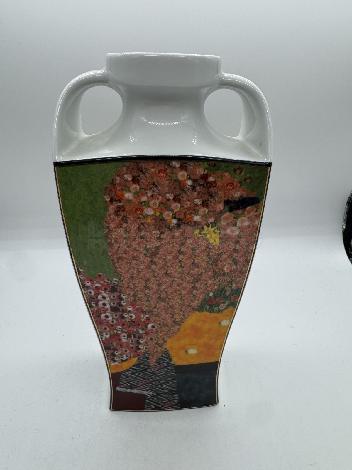 Porcelánová váza s obrázkem od Gustava Klimta